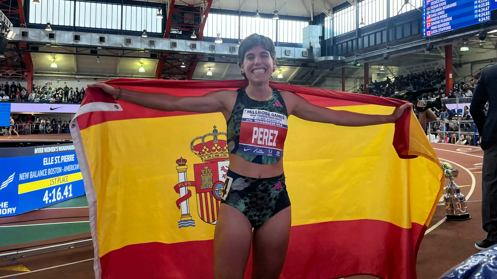 La soriana Marta Pérez batió este domingo el récord de España de la milla en pista corta con un tiempo de 4:23.88, en los Millrose Games de Nueva York