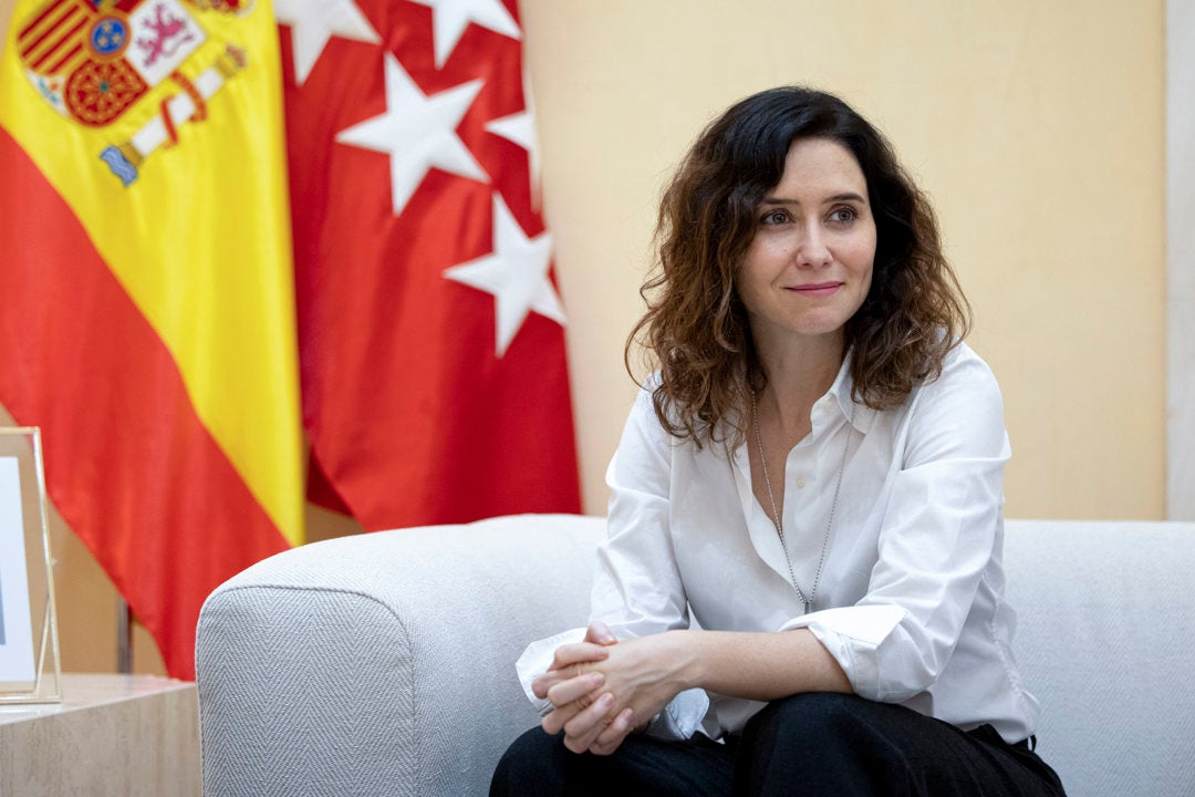 Ayuso recupera el 'me gusta la fruta' y responde a Sánchez por acusar al PP de no denunciar a su hermano por mascarillas Ayuso recupera el 'me gusta la fruta' y responde a Sánchez por acusar al PP de no denunciar a su hermano por mascarillas