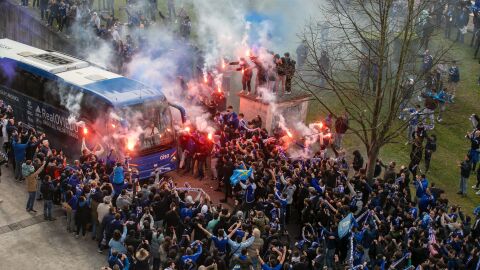 12-2 Despedida del autob&uacute;s del Oviedo para el derbi