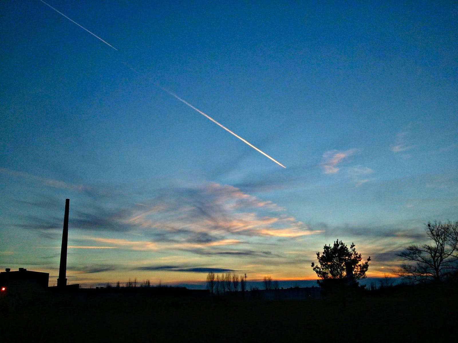 Aumentan las denuncias en torno a los "chemtrails" en la Fiscalía de la Comunitat Valenciana Aumentan las denuncias en torno a los "chemtrails" en la Fiscalía de la Comunitat Valenciana