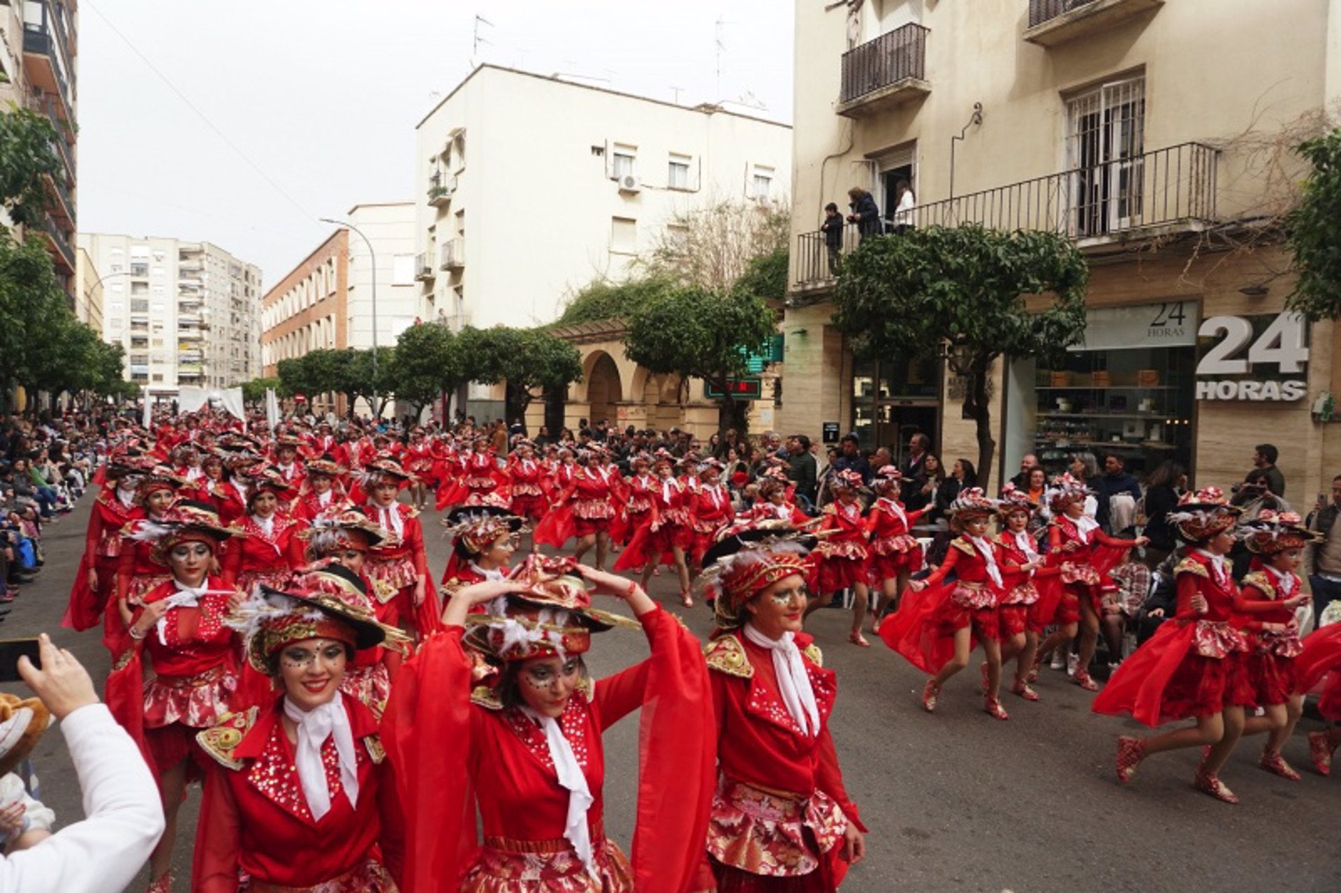 Badajoz y Mérida celebrarán sus desfiles de Carnaval este martes tras suspenderse por las lluvias del domingo Badajoz y Mérida celebrarán sus desfiles de Carnaval este martes tras suspenderse por las lluvias del domingo