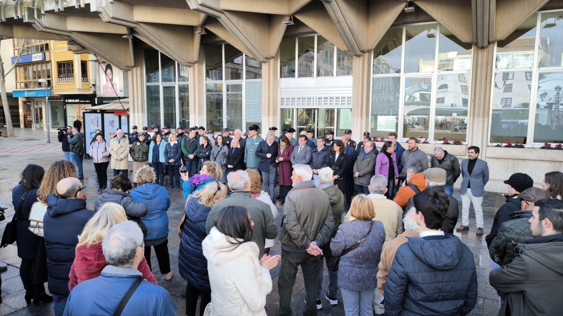 Ciudad Real muestra su dolor por la muerte de los guardias civiles en Barbate Ciudad Real muestra su dolor por la muerte de los guardias civiles en Barbate