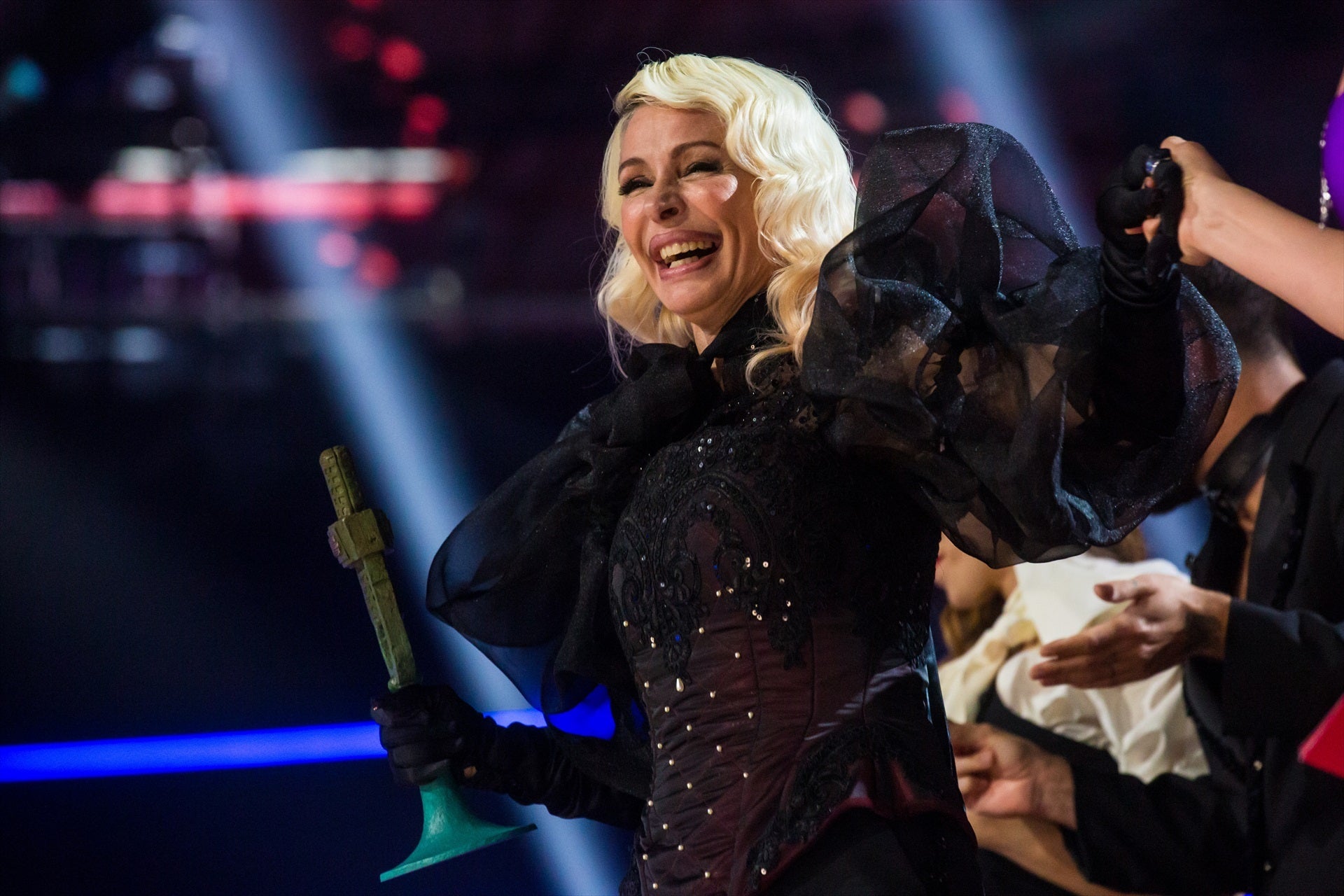 Asociaciones feministas recogen firmas para la retirada de 'Zorra' como representante en Eurovisión 2024 Asociaciones feministas recogen firmas para la retirada de 'Zorra' como representante en Eurovisión 2024