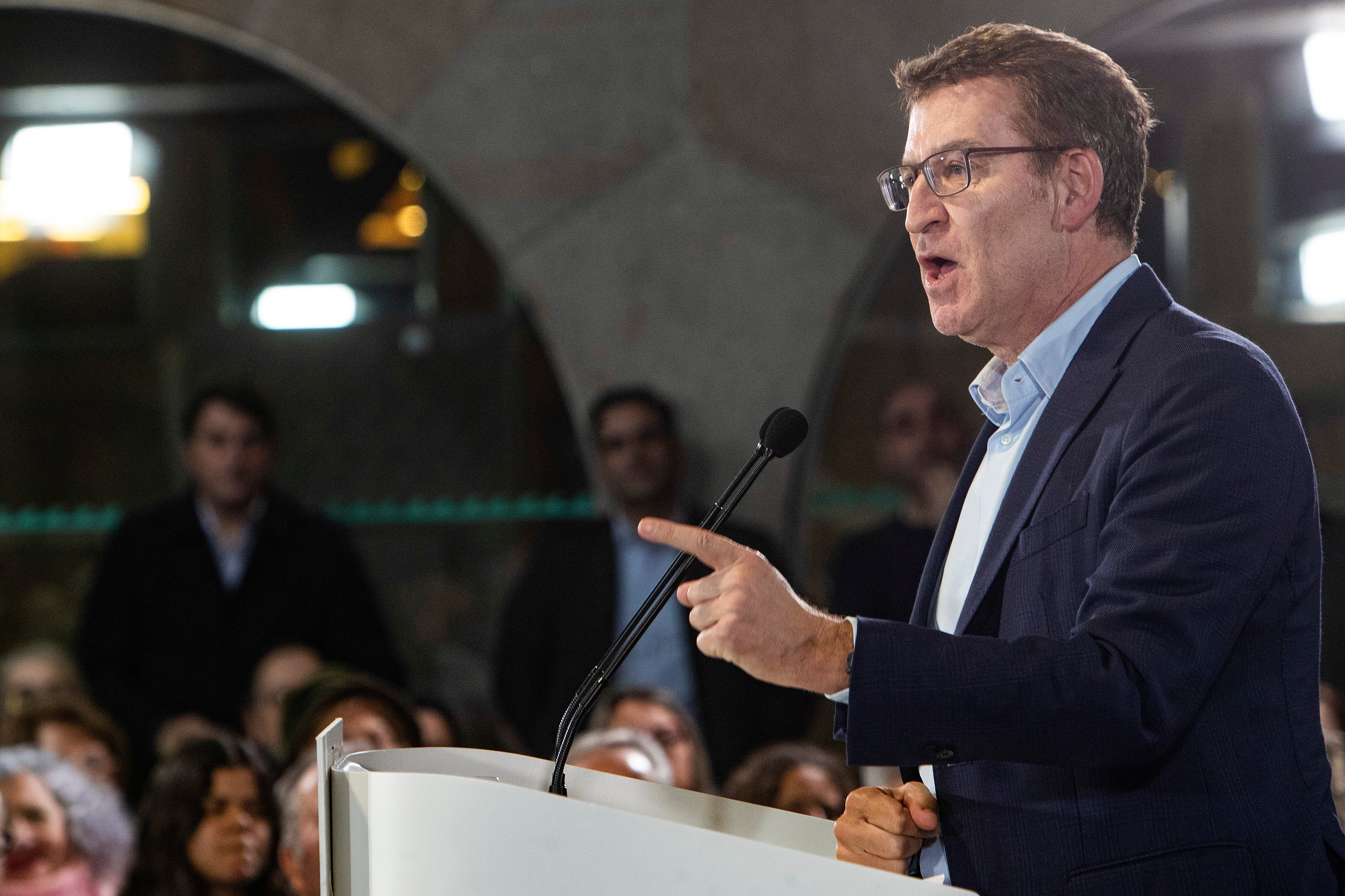 Feijóo denuncia "calumnias" contra él: "No descartéis que digan que ofrecí el Ministerio del Interior a Esquerra" Feijóo denuncia "calumnias" contra él: "No descartéis que digan que ofrecí el Ministerio del Interior a Esquerra"