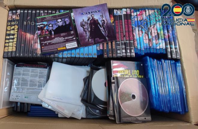 Detienen a dos personas en Argamasilla de Alba por distribuir películas y series de manera ilegal Detienen a dos personas en Argamasilla de Alba por distribuir películas y series de manera ilegal