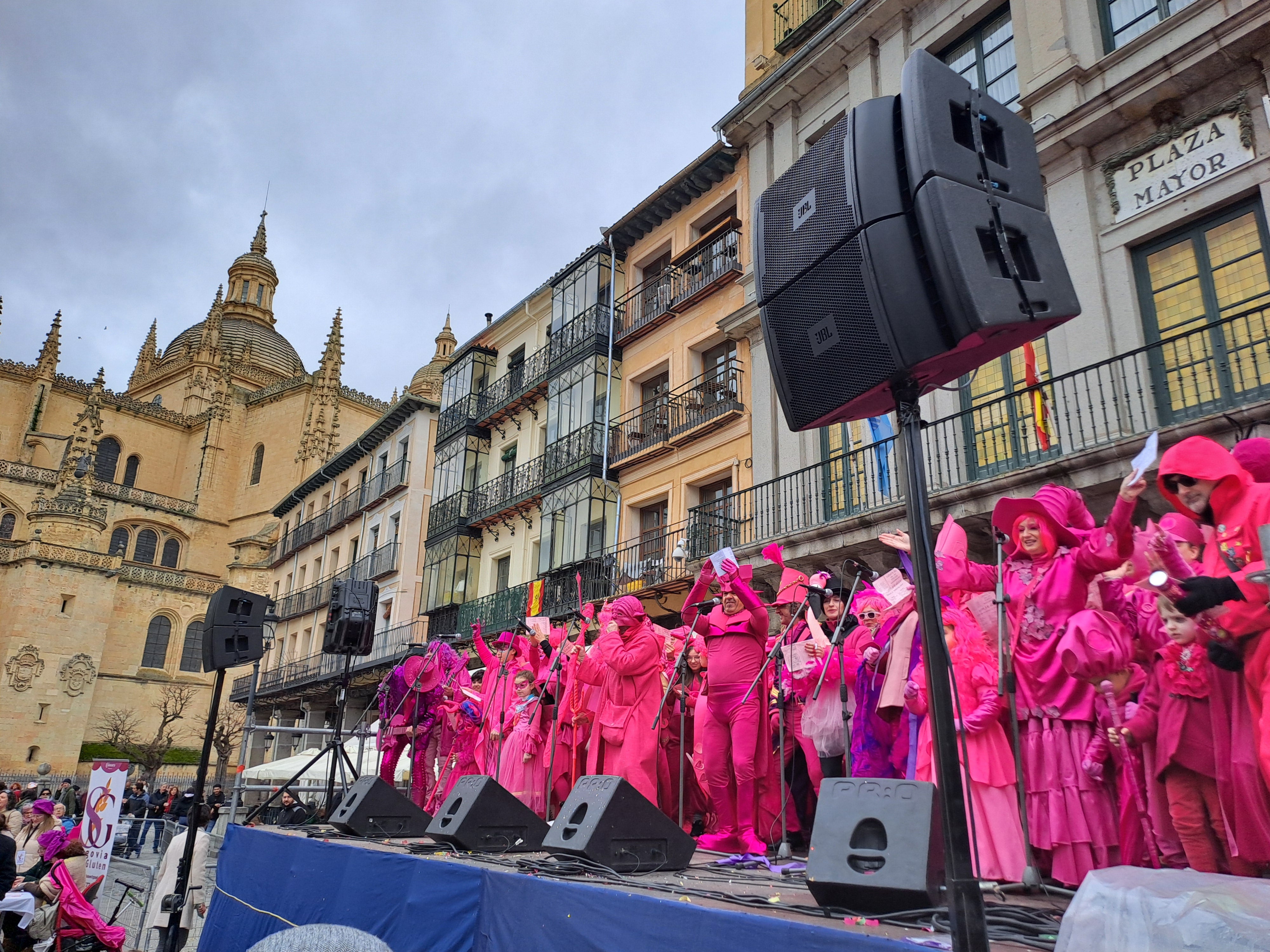 El pregón de Vacceos y el canto de las coplas marcan el Domingo de Carnaval El pregón de Vacceos y el canto de las coplas marcan el Domingo de Carnaval