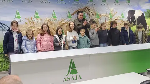 ASAJA-Palencia entrega los premios del Concurso de Cuentos de Navidad para el alumnado de Primaria .