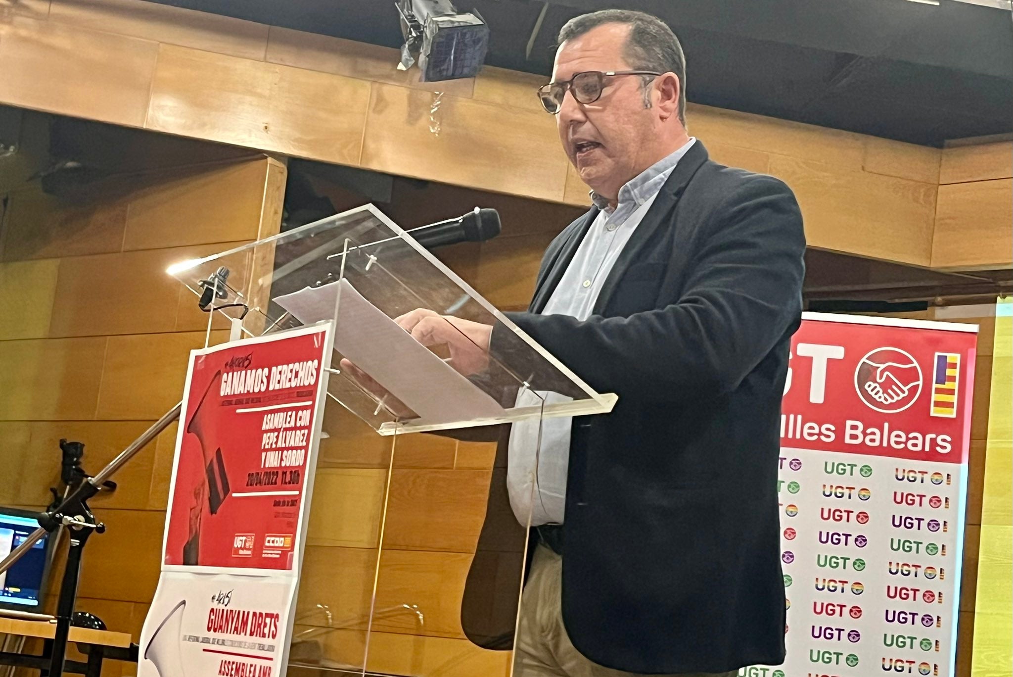 Dimite el secretario general de UGT en Baleares, Lorenzo Navarro, y parte de la ejecutiva por discrepancias internas Dimite el secretario general de UGT en Baleares, Lorenzo Navarro, y parte de la ejecutiva por discrepancias internas