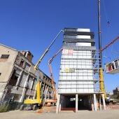 Bloque de pisos en construcción en Barcelona