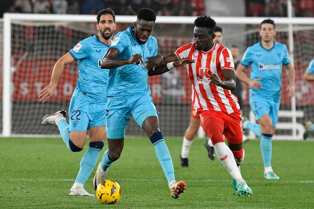 El Athletic no puede con un Almería con diez El Athletic no puede con un Almería con diez