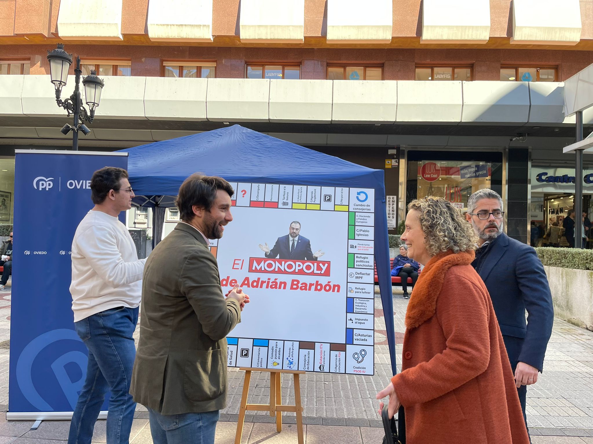 El PP crea un 'monopoly' sobre el "caos del gobierno de colocación progresista" El PP crea un 'monopoly' sobre el "caos del gobierno de colocación progresista"