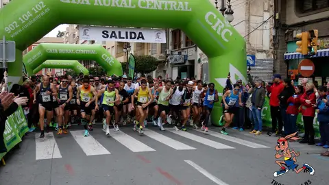 Orihuela celebró con éxito su 25º Media Maratón Internacional y prueba de 8 K Deportes
