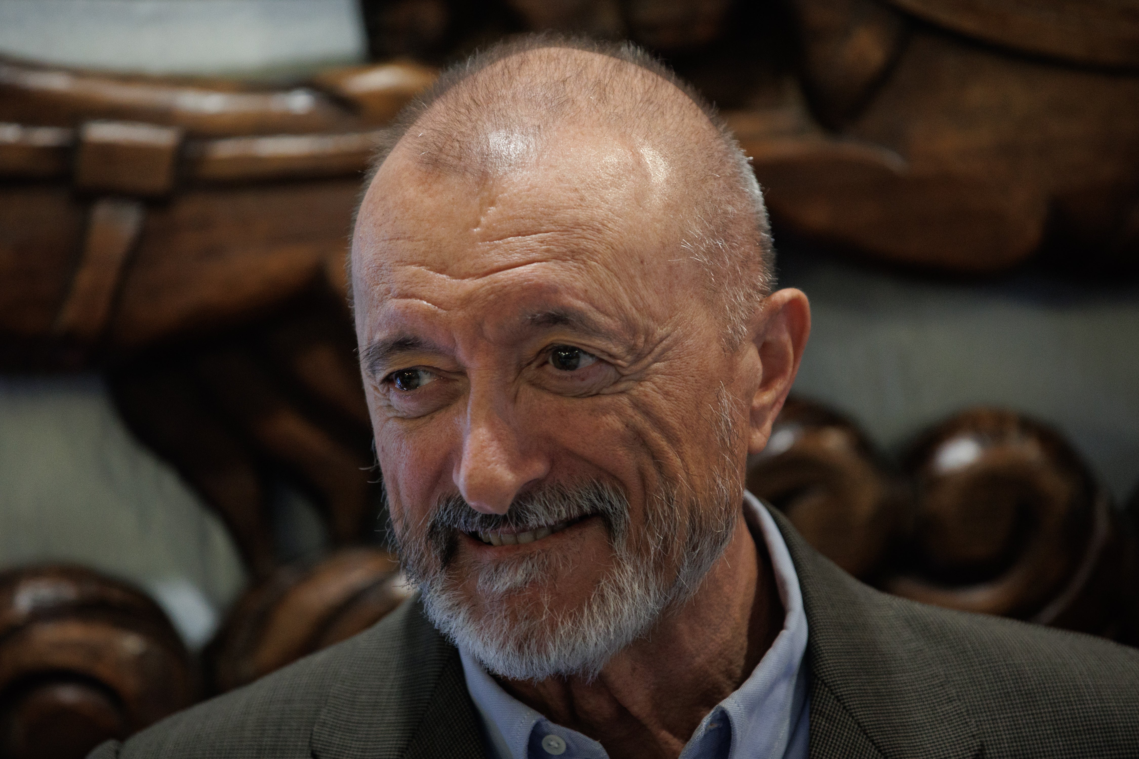 El enfado de Pérez-Reverte con los que rechazan decir 'Feliz Navidad': "Muy de aquí" El enfado de Pérez-Reverte con los que rechazan decir 'Feliz Navidad': "Muy de aquí"
