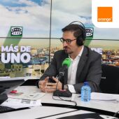Diego Martínez, director general de negocio Residencial en Orange, con Carlos Alsina en 'Más de uno'