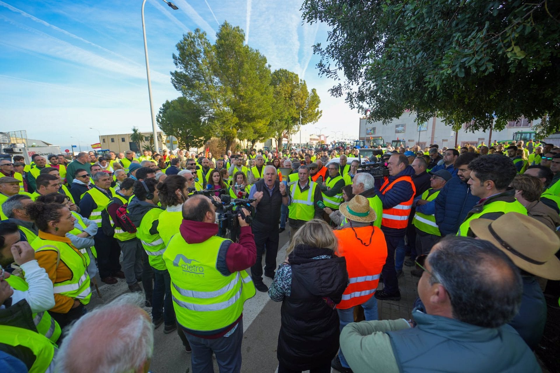 El 14F se salda con cortes y descargas de tomates en el Puerto de Motril e Iznalloz El 14F se salda con cortes y descargas de tomates en el Puerto de Motril e Iznalloz
