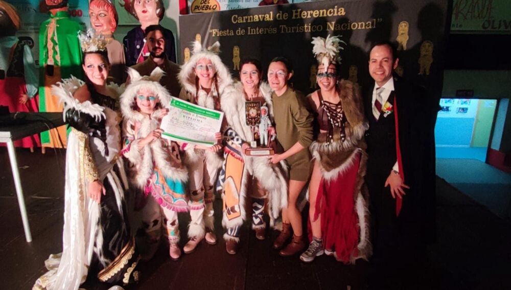 Recogiendo el nuevo "Perlé Especial" en el Martes del Ofertorio