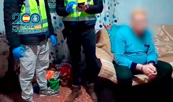 Detenido en Lebrija por compartir pornografía infantil en un chat de contenido sexual para adultos Detenido en Lebrija por compartir pornografía infantil en un chat de contenido sexual para adultos