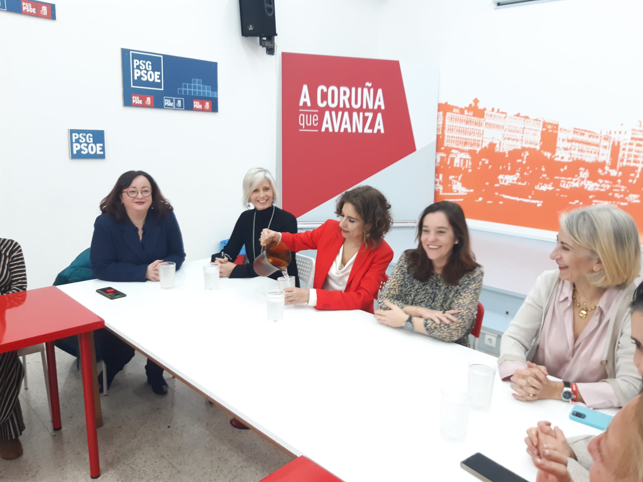 La ministra Montero prioriza el estudio medioambiental antes de concretar las inversiones en el futuro dique de Navantia La ministra Montero prioriza el estudio medioambiental antes de concretar las inversiones en el futuro dique de Navantia