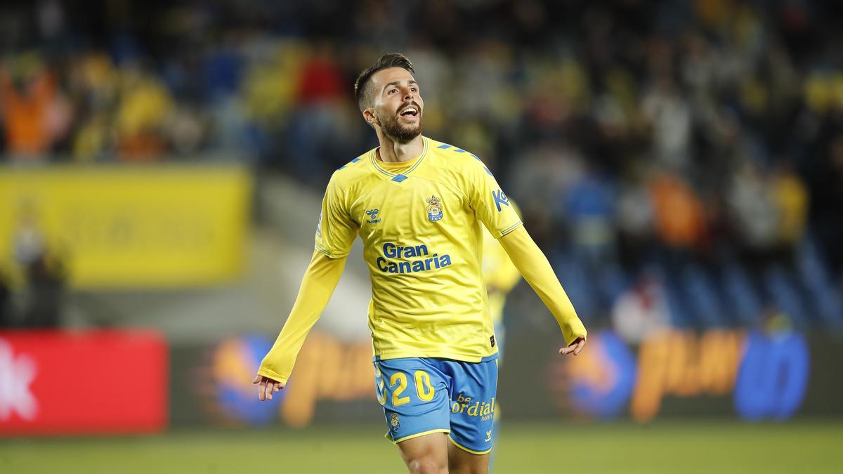 Las Palmas renueva a dos pilares en apenas 24 horas Las Palmas renueva a dos pilares en apenas 24 horas