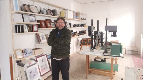 Rafa Dom&iacute;nguez, en su estudio Foto Raymar