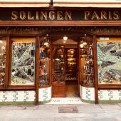 Una de las tiendas históricas de Barcelona que sigue abierta es la tienda especializada cuchillos 'Roca', en la Plaça del Pi