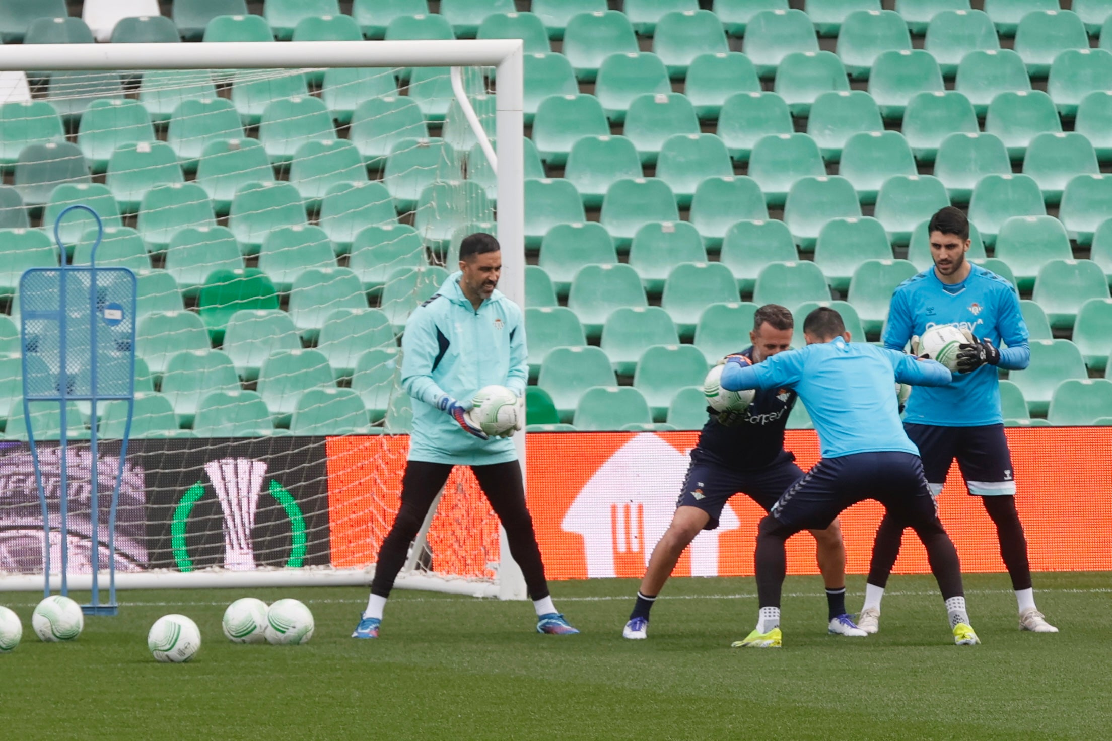 Betis-Dinamo: la ilusión de estrenar nueva competición europea Betis-Dinamo: la ilusión de estrenar nueva competición europea