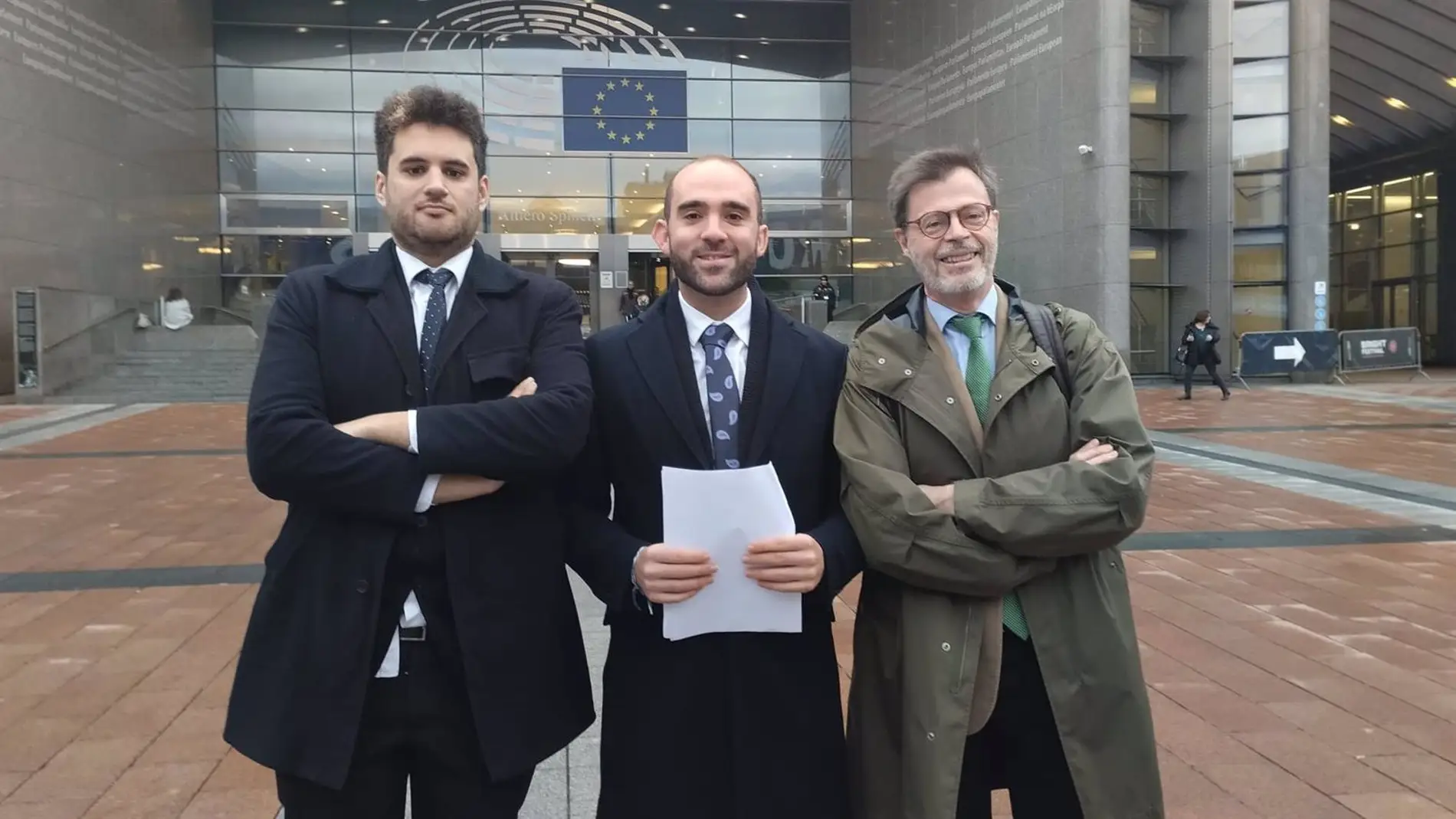 Los responsables de Sevilla Quiere Metro en Bruselas para su intervención en la Comisión de Peticiones del Parlamento Europeo