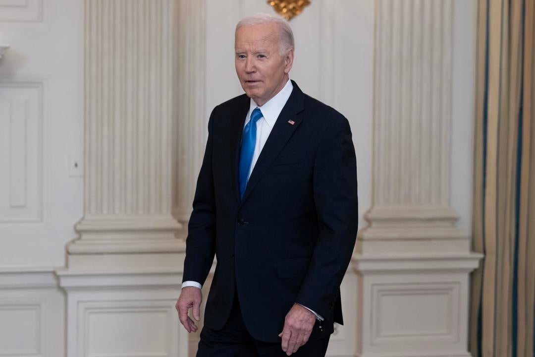 Biden llama a actuar contra la violencia armada tras el tiroteo en el desfile de la Super Bowl Biden llama a actuar contra la violencia armada tras el tiroteo en el desfile de la Super Bowl