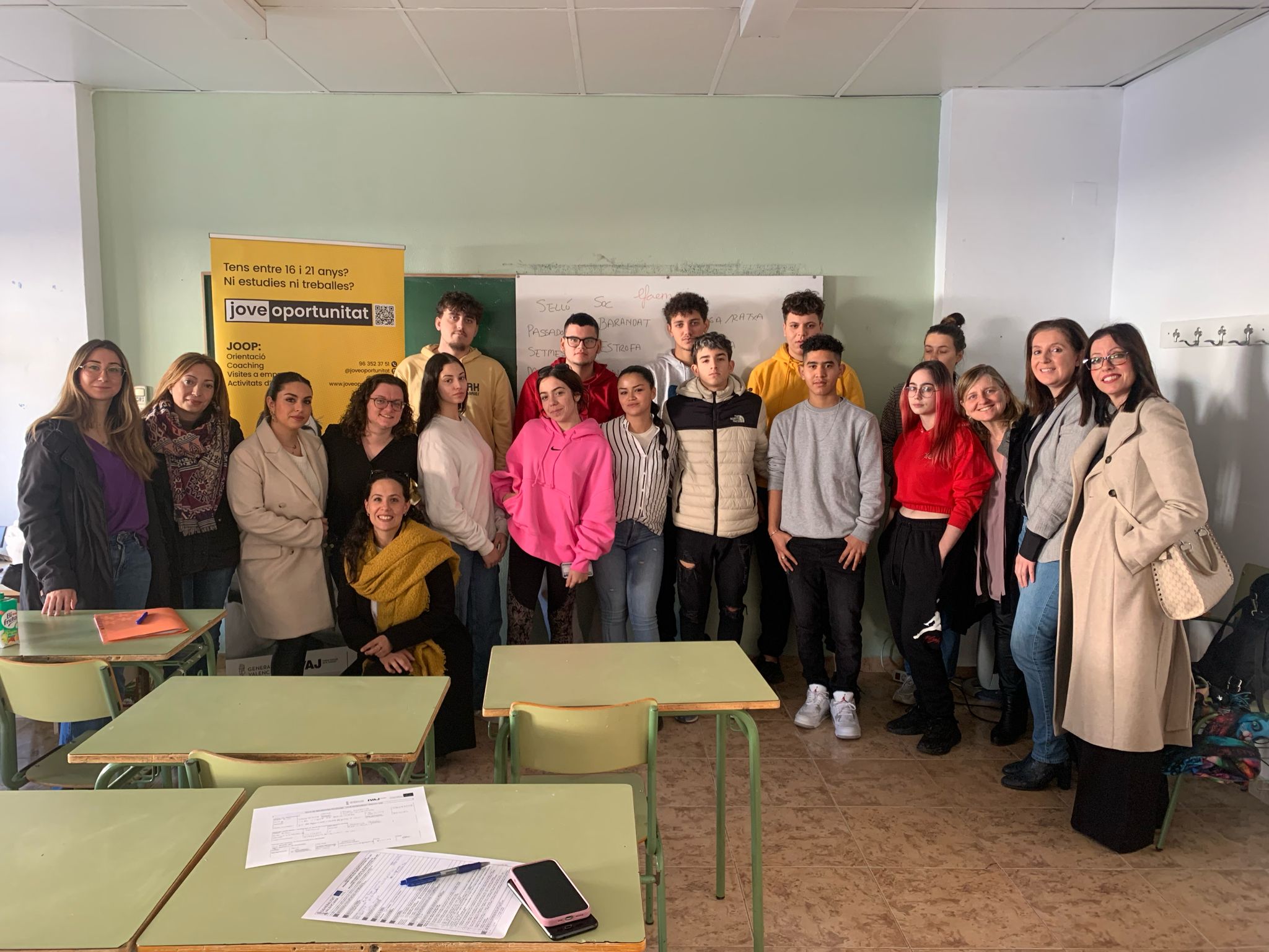 'La Jove Oportunitat': Les Valls da "una nueva oportunidad" a jóvenes que abandonaron sus estudios 'La Jove Oportunitat': Les Valls da "una nueva oportunidad" a jóvenes que abandonaron sus estudios