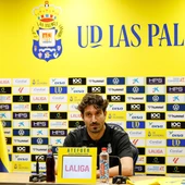 José Campaña en su presentación con Las Palmas José Campaña en su presentación con Las Palmas