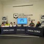 Cuatro alumnas y un alumno del IES Alto Conquero participan en el segundo 'Taller de Radio' de la temporada. Cuatro alumnas y un alumno del IES Alto Conquero participan en el segundo 'Taller de Radio' de la temporada.