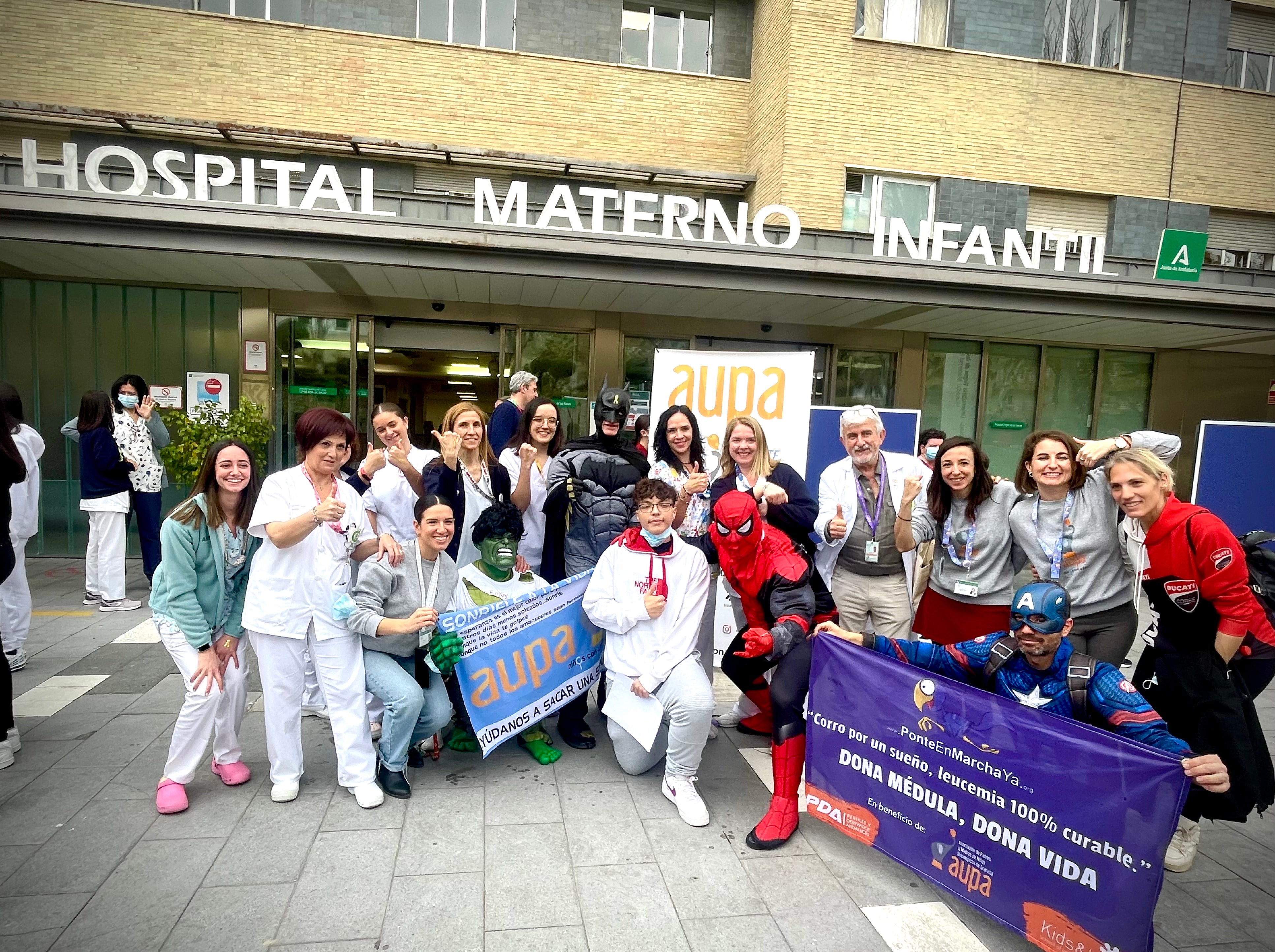 Las reinas y reyes del Hospital Virgen de las Nieves, héroes por los siglos de los siglos Las reinas y reyes del Hospital Virgen de las Nieves, héroes por los siglos de los siglos
