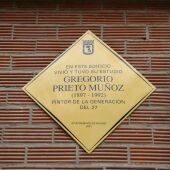 Placa homenaje Gregorio Prieto en Avda. General Perón, 13 (Madrid)