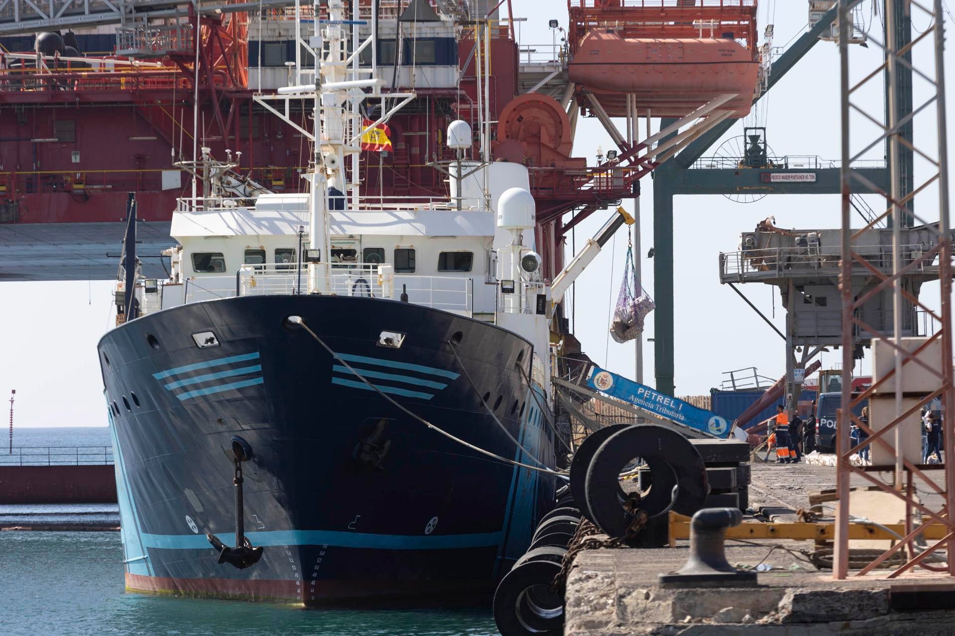 Interceptada una narcolancha con más de cuatro toneladas de cocaína a 500 millas al sur de Canarias Interceptada una narcolancha con más de cuatro toneladas de cocaína a 500 millas al sur de Canarias
