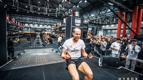 15-2 Pelayo Men&eacute;ndez festeja su segundo puesto en el Hyrox de Viena