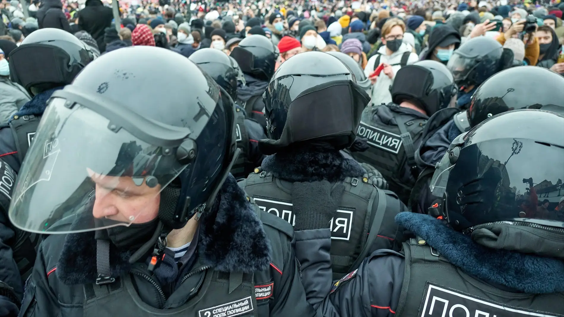 Centenares de detenidos este sábado en manifestaciones en recuerdo a Navalni en Rusia