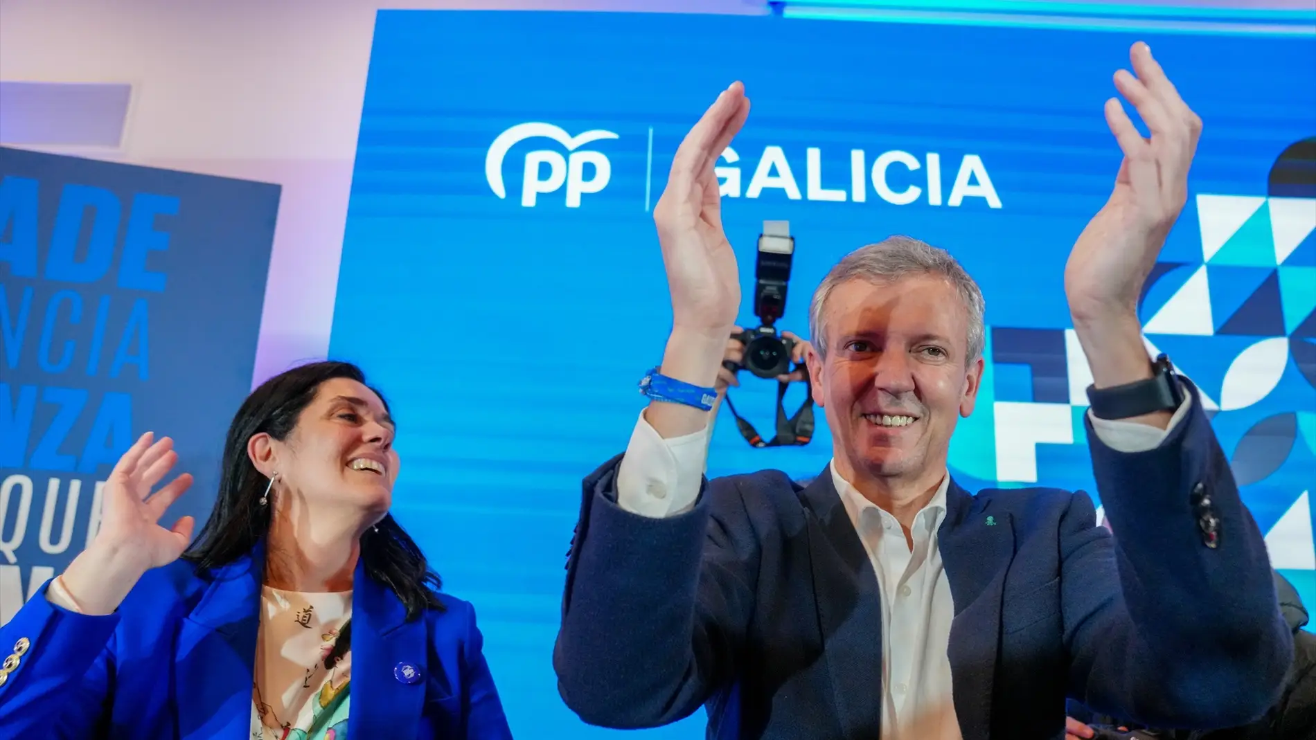 Alfonso Rueda celebra su mayoría absoluta en las elecciones gallegas