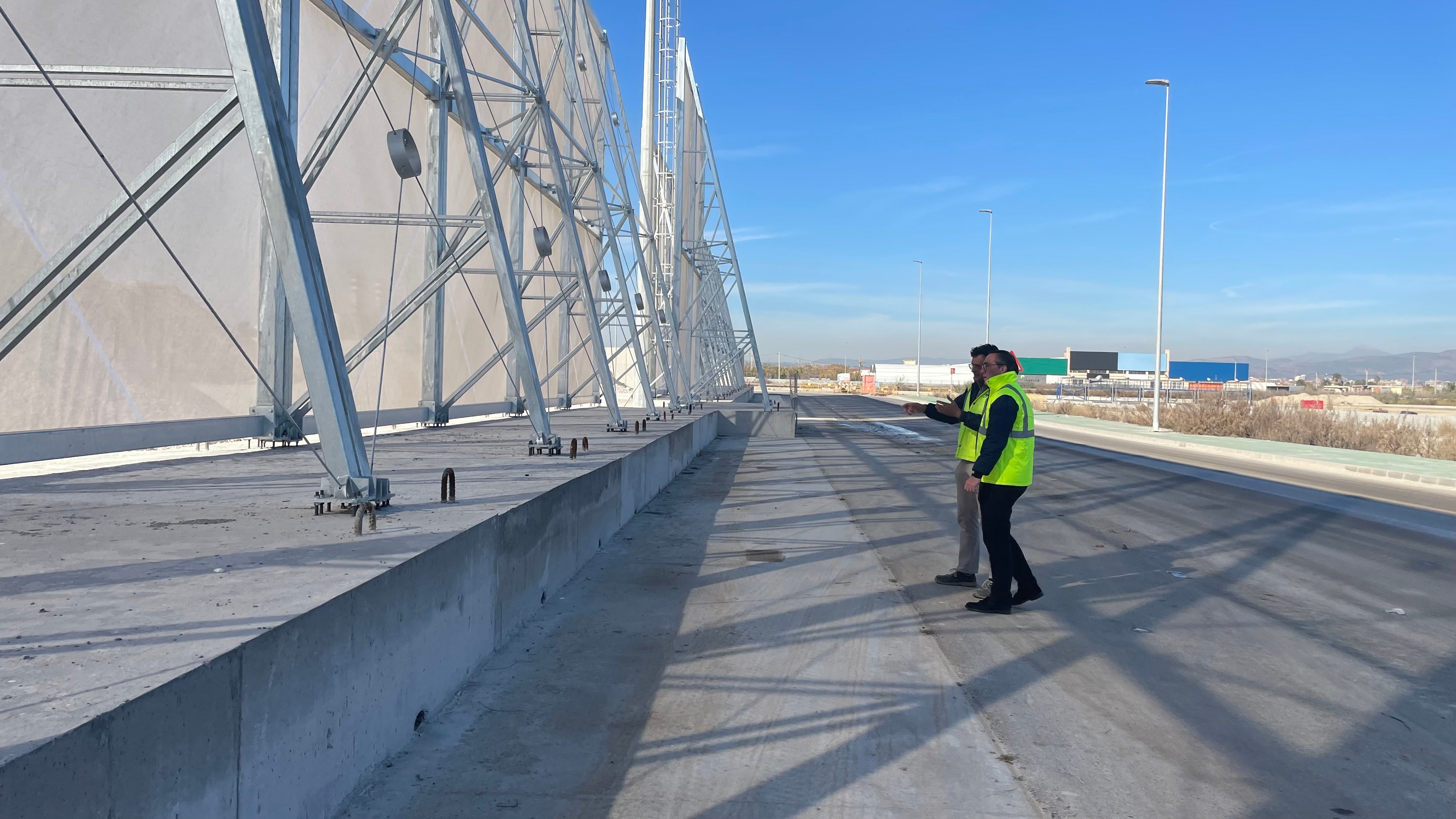 PortCastelló finaliza la instalación de las pantallas atrapapolvo PortCastelló finaliza la instalación de las pantallas atrapapolvo