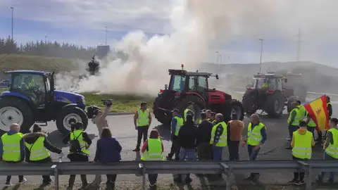 Protesta de ganaderos en Reinosa (Cantabria) Protesta de ganaderos en Reinosa (Cantabria)