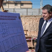 El presidente de Castilla-La Mancha, Emiliano García-Page, pone la primera piedra del nuevo CEPA en Manzanares (Ciudad Real) El presidente de Castilla-La Mancha, Emiliano García-Page, pone la primera piedra del nuevo CEPA en Manzanares (Ciudad Real)