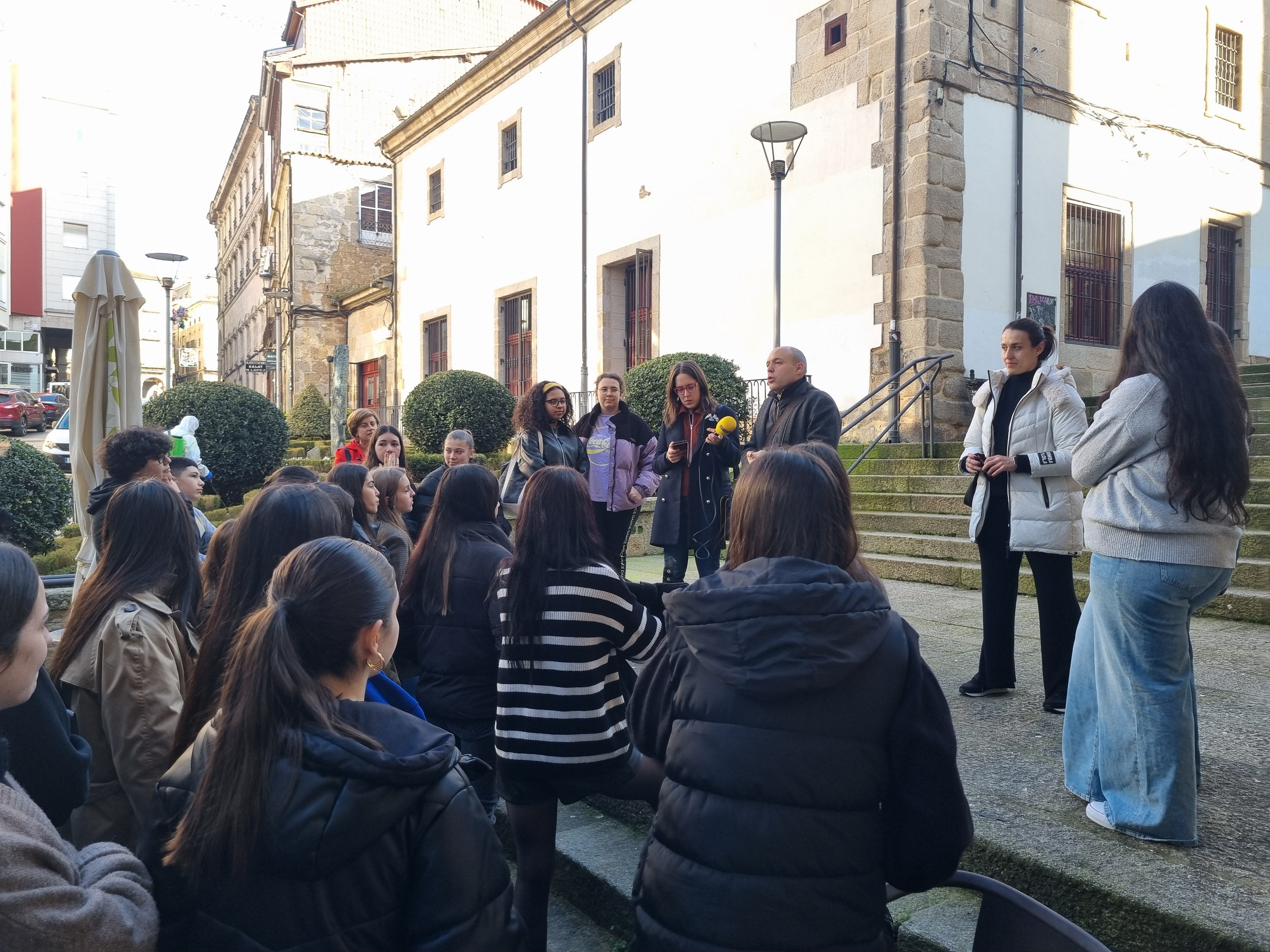 O Concello achega os escolares da cidade ao “Ourense Literario” O Concello achega os escolares da cidade ao “Ourense Literario”