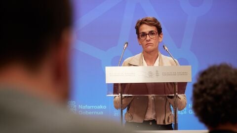 La presidenta del Gobierno de Navarra, María Chivite, interviene durante una rueda de prensa. La presidenta del Gobierno de Navarra, María Chivite, interviene durante una rueda de prensa.