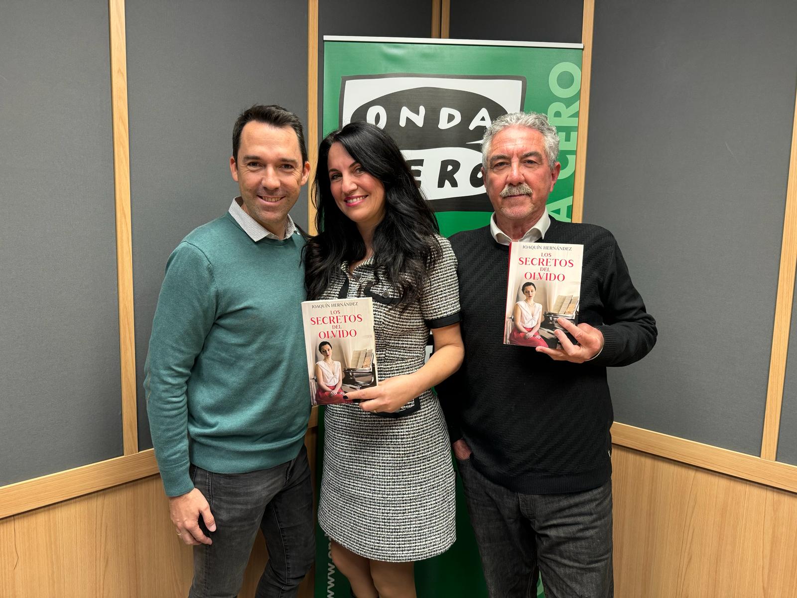 El periodista alicantino Joaquín Hernández presenta este viernes su primera obra literaria 'Los Secretos del Olvido' El periodista alicantino Joaquín Hernández presenta este viernes su primera obra literaria 'Los Secretos del Olvido'