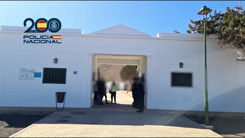 Detenido en Lanzarote el 'sepulturero de Tinajo' por tráfico de drogas que ocultaba en el cementerio municipal 