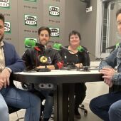 Jaime Santamaría, edil de Seguridad Cidudadana de la Vila Joiosa, José Ángel, Oficial de la Unidad Canina de la Policía Local vilera y Carlos Castaños, adiestrador de perros.