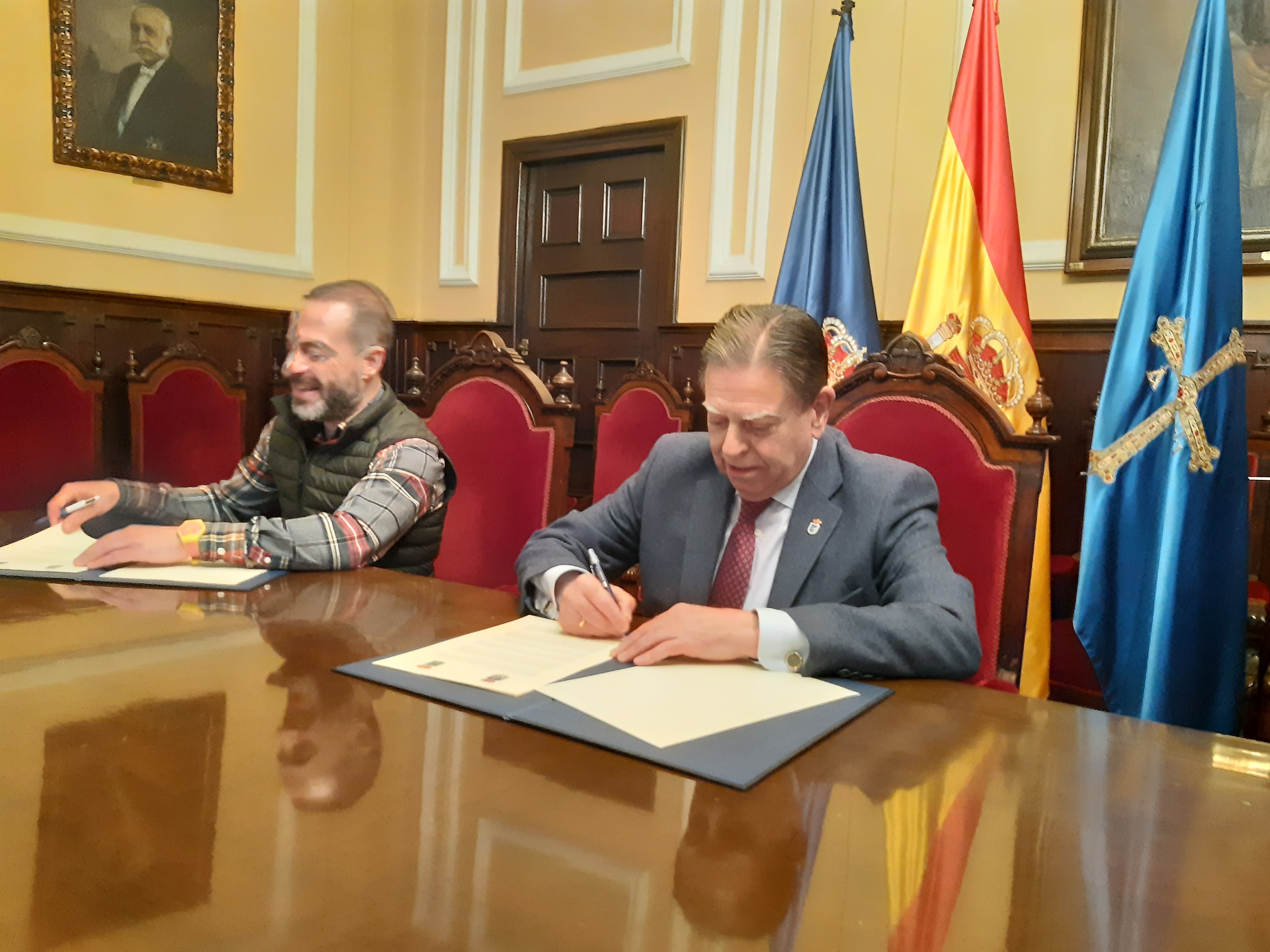 Persiste el malestar de Canteli con el rector Villaverde Persiste el malestar de Canteli con el rector Villaverde