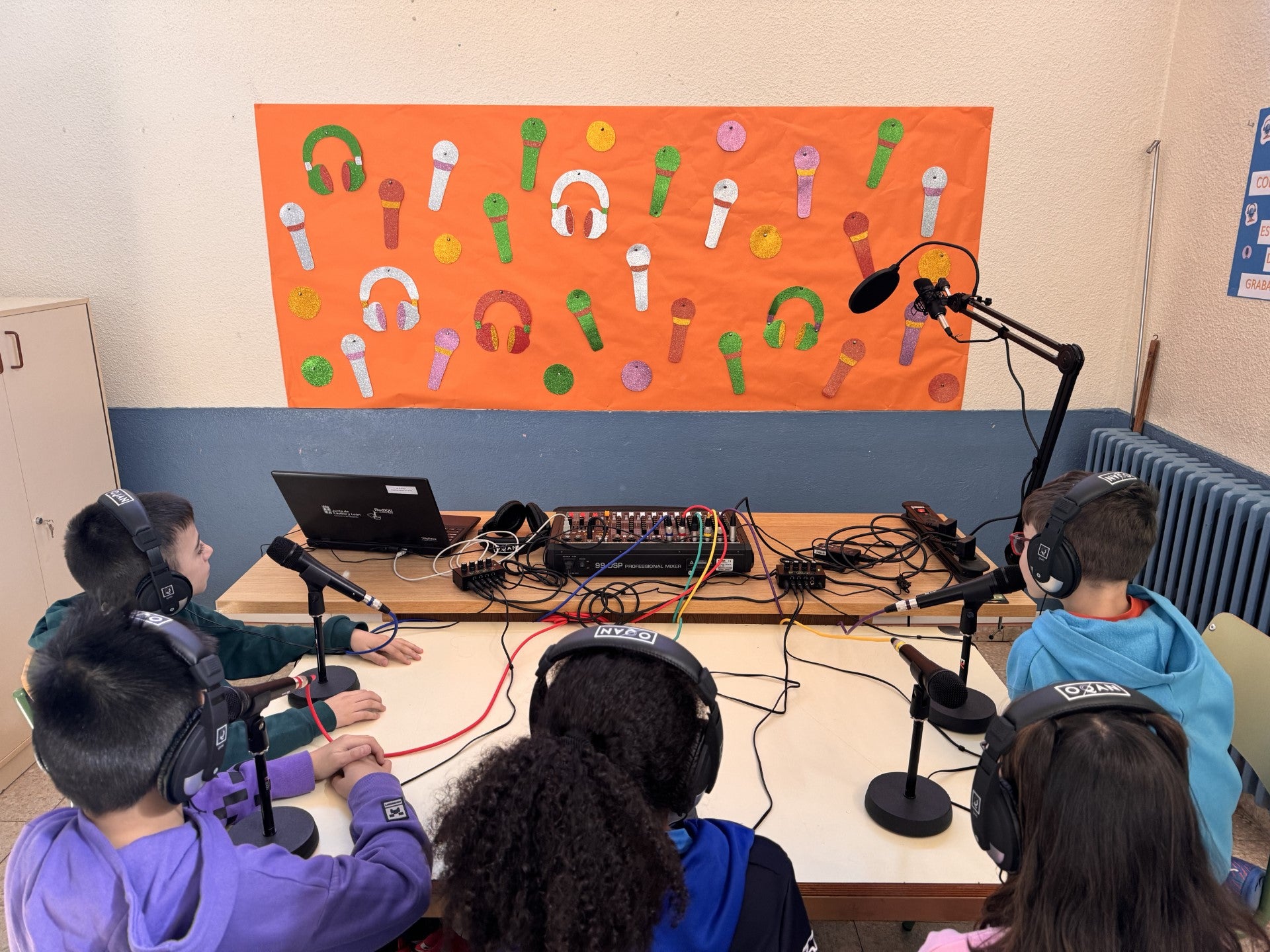 La figura de Pedro Delgado en el primer programa de radio en el CEIP Diego de Colmenares La figura de Pedro Delgado en el primer programa de radio en el CEIP Diego de Colmenares