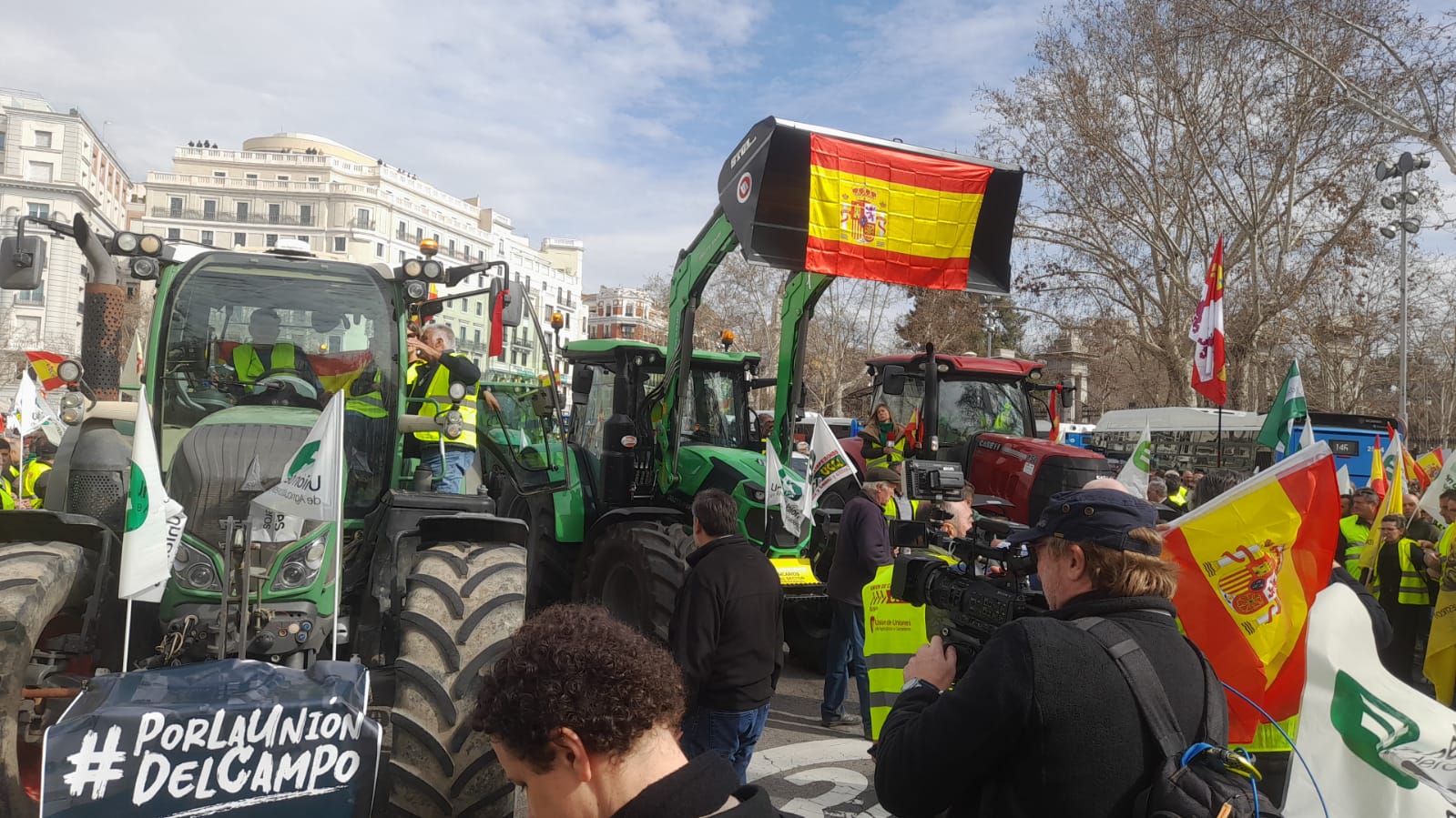 Agricultores de La Solana, Torrenueva o Valdepeñas se suman a las protestas del campo en Madrid Agricultores de La Solana, Torrenueva o Valdepeñas se suman a las protestas del campo en Madrid