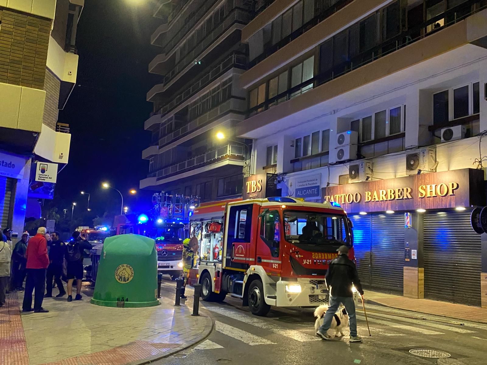 Incendio sin heridos en un sexto piso del centro de Alicante Incendio sin heridos en un sexto piso del centro de Alicante