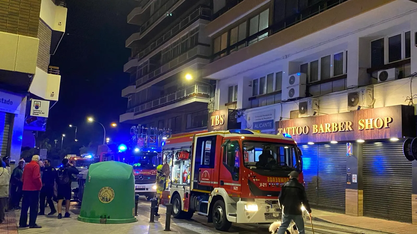 Una imagen de la calle Pintor Aparicio y el bloque donde se originó el fuego Una imagen de la calle Pintor Aparicio y el bloque donde se originó el fuego